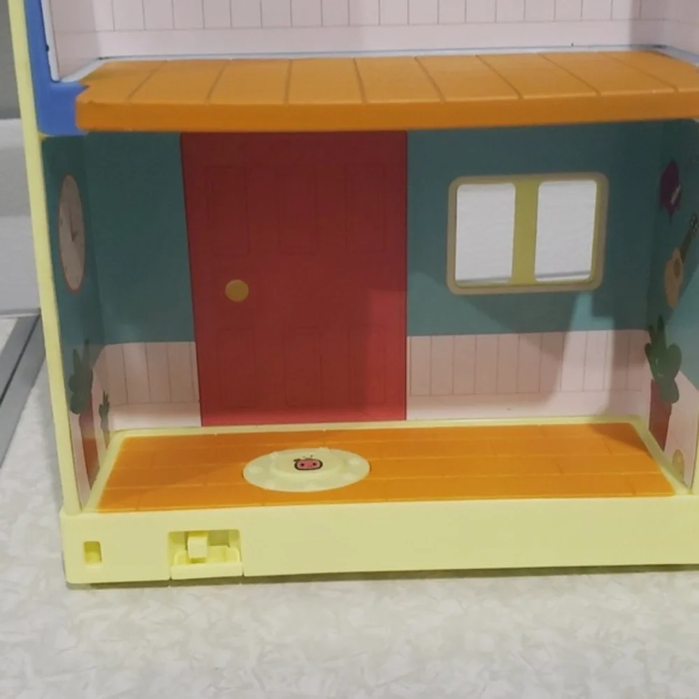 2021 CoComelon Deluxe Family‎ House with sounds